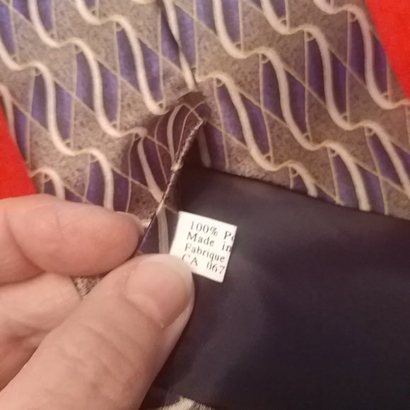 Free With Purchase🎗 Premier Collection Diamond Pattern Tie - Picture 4 of 5